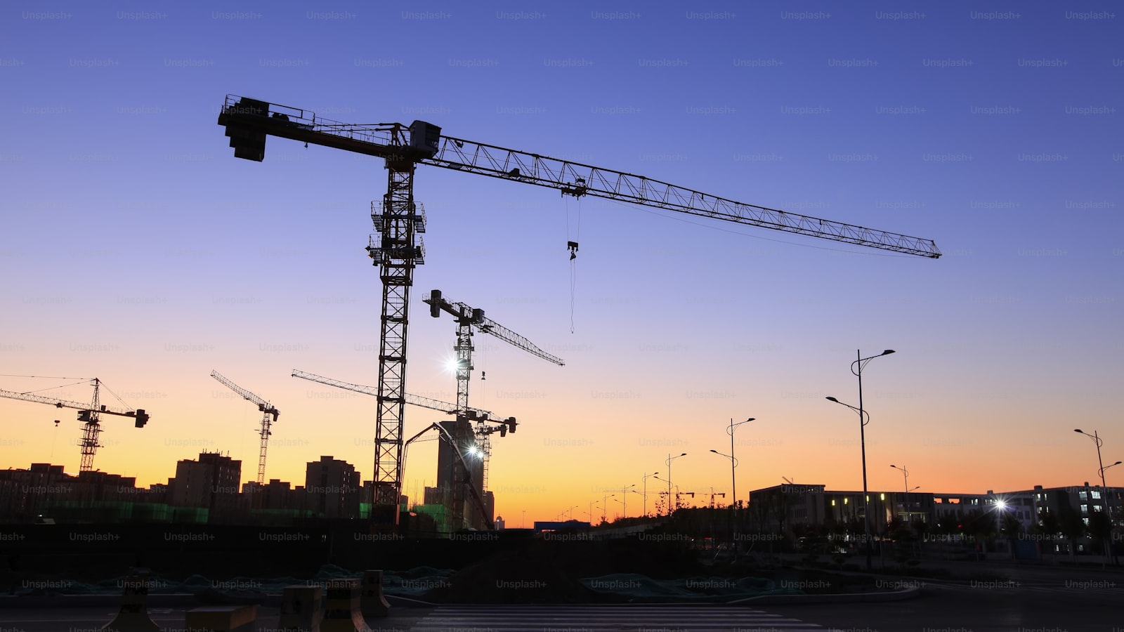 Chantier de construction neuve avec grue
